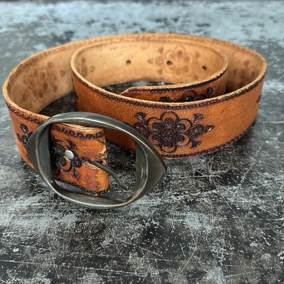 Brown Leather Handmade Belt with Floral Design size 40" - Picture 1 of 4